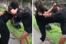 Viral, Duel 2 Cewek ABG Gegara Cowok Jadi Tontonan Warga, Polisi Turun Tangan - JPNN.com Bali