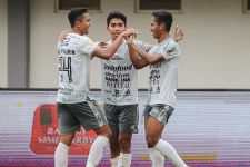 Gaya Main M Rahmat Berkelas saat Bungkam Dewa United, Teco Puji Setinggi Langit - JPNN.com Bali