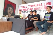 Luhut Rilis Surat Sakti, Koster dan PT DEB Wajib Tunduk, Terminal LNG Sanur Tamat? - JPNN.com Bali
