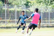 Arema FC Boyong Pemain dari Bali ke Surabaya, Semangat Arkhan Fikri Berlipat - JPNN.com Bali