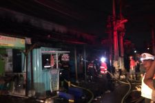 6 Unit Ruko di Sesetan Denpasar Terbakar, Fixed Sumber Api dari Sini - JPNN.com Bali