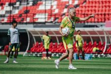 Marian Mihail Masih Kecewa PSS Gagal Bungkam MU, Sorot Kekuatan Arema FC - JPNN.com Bali
