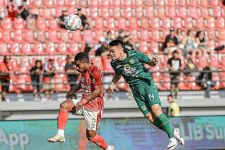 Pecah Kericuhan Suporter Seusai Laga Bali United vs Persebaya, Panpel Merespons Tegas - JPNN.com Bali