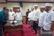 3 Kades di Gianyar Pilih Jadi Calon Legislatif, Pj Bupati Tagel Wirasa Berpesan - JPNN.com Bali