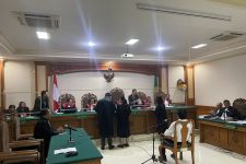 Sidang Eks Rektor Unud Prof Antara Tertunda, Hakim Berhalangan Hadir - JPNN.com Bali