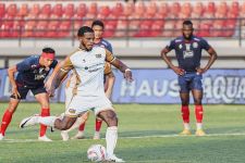 Statistik Arema FC Mengerikan saat Bungkam Dewa United, Pantas Menang - JPNN.com Bali