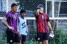 Arema FC Belum Move On Jelang Tantang Persis, Valente Sentil Kesalahan Pemain, Duh - JPNN.com Bali