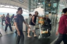 Giliran Imigrasi Bali Deportasi Bule Australia Pasangan Bapak dan Anak - JPNN.com Bali