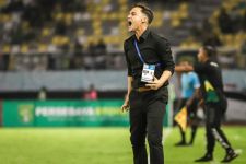 Reva Adi Dkk Lahap Materi Taktik Menjelang Kontra Arema FC, Paul Munster Merespons - JPNN.com Bali