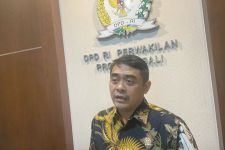 AWK Percaya Diri Suara Turun, Janji Gaspol setelah Dilantik Jadi Anggota DPD RI - JPNN.com Bali