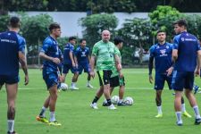 Persib Bertolak ke Gianyar, Bojan Hodak Girang Laga Kontra Bali United Tanpa Penonton - JPNN.com Bali