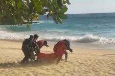 Wisatawan Qatar Tewas Terseret Arus di Pantai Kelingking, Helly Air Bali Turun Tangan - JPNN.com Bali
