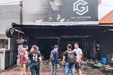 Toko Vape di Denpasar Kebakaran, Terdengar 3 Bunyi Ledakan Sebelum Terbakar - JPNN.com Bali