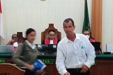 Bule Chile Penganiaya Petugas Bea Cukai Diadili di PN Denpasar, Ancamannya Berat - JPNN.com Bali