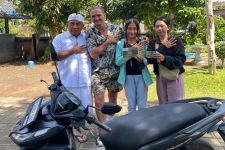 Influencer Rusia Mr Thank You Berbagi ke Jembrana, Aksinya Menyentuh Hati - JPNN.com Bali