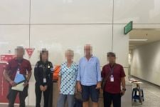 Imigrasi Deportasi Sepasang Bule Jerman, Terungkap Jadi Marketing Vila di Buleleng - JPNN.com Bali