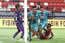 Debut Manis Emral Abus Bawa PSBS Biak Bungkam Semen Padang 3 – 2, Hujan Kartu - JPNN.com Bali