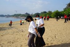 Gerak Bersama Bersih-bersih Pantai Sanur, Aset Penting yang Wajib Dijaga - JPNN.com Bali