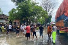 Hujan Mengguyur Bali, Jalan Denpasar–Gilimanuk Terendam Banjir, Waspada! - JPNN.com Bali