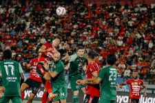 Hasil Liga 1: Bali United Bungkam Persebaya di Depan STY, Cek Klasemen - JPNN.com Bali