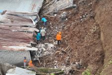 Bali Dikepung Longsor, Setelah Klungkung Giliran Denpasar, 8 Orang Tertimbun, 2 Tewas - JPNN.com Bali