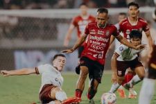 Mengulik Peran Baru Irfan Jaya: Otak Serangan Bali United, Pengganti Fadil Sausu? - JPNN.com Bali