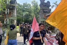 Mahasiswa Bali Turun ke Jalan, BEM Unud Sebut Kebijakan Prabowo Berdampak - JPNN.com Bali