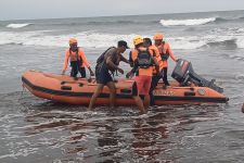 Dua Nelayan Jembrana Terombang-ambil di Tengah Laut, Tim SAR Bergerak - JPNN.com Bali