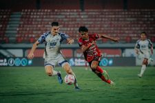 Debut Apik Ananta Krisna Kontra PSIS, Sukses Gantikan Posisi Sang Kakak Kadek Agung - JPNN.com Bali