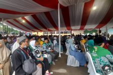 186 Jemaah Calon Haji Kloter 22 Asal Serang Dilepas - JPNN.com Banten