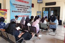 Alumnus SMA di Kota Serang Berbondong-bondong Buat Kartu Kuning - JPNN.com Banten