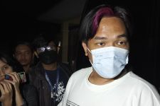 Dikepung Polisi, Nikita Mirzani Teriak, Anaknya Menangis - JPNN.com Banten