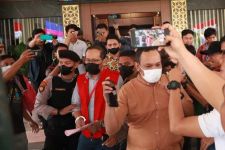 Tersangka Korupsi KMK dan KI Rp 65 Miliar Dijebloskan ke Rutan - JPNN.com Banten