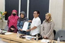 Guru Lulus PG PPPK Membawa Ribuan Harapan ke DPR - JPNN.com Banten