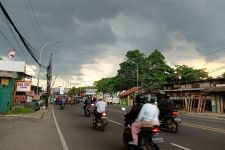 Cuaca Hari Ini, Masyarakat Banten Diimbau Hati-Hati  - JPNN.com Banten
