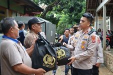 Kapolri Kirim Bantuan untuk Korban Banjir dan Tanah Longsor di Lebak - JPNN.com Banten