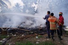 Kandang Ayam Terbakar, Pemilik Kehilangan Rp 300 Juta - JPNN.com Banten