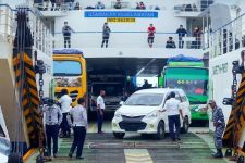 Selamat Siang, Berikut Ini Jadwal Penyeberangan Kapal dari Merak ke Bakauheni - JPNN.com Banten