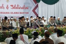 Reuni ke Banten, Kapolri Didampingi Ulama Sepuh Karismatik - JPNN.com Banten