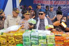 Penampakan Ratusan Kg Ganja, Sabu-Sabu, dan Ribuan Ekstasi - JPNN.com Banten