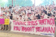 Pemprov Banten Belum Menggubris Aspirasi Honorer, 2023 Makin Miris - JPNN.com Banten