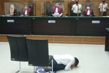 Nikita Mirzani Bebas, Menangis Sampai Sujud Syukur - JPNN.com Banten