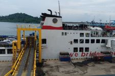 Cuaca Ekstrem Masih Ada, Arus balik di Pelabuhan Merak Sepi - JPNN.com Banten