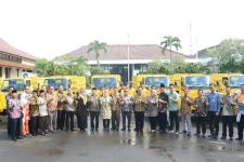 1.000 Ton Sampah Tiap Hari di Kabupaten Serang, Bupati Turunkan Puluhan Armada - JPNN.com Banten