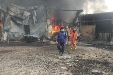 Pabrik di Tangerang Gosong Terbakar - JPNN.com Banten