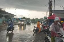 Prakiraan Cuaca Hari Ini dari BMKG, Daerah di Banten yang Diguyur Hujan - JPNN.com Banten