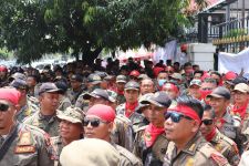 Pemerintah Selalu Memprioritaskan Guru-Nakes, Honorer Satpol PP Bereaksi - JPNN.com Banten