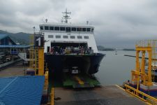 Jadwal Penyeberangan Kapal Laut Perlintasan Merak-Bakauheni, Senin, 3 April 2023 - JPNN.com Banten
