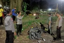 Sebelum Tertabrak Kereta Api, Penumpang Ojol Loncat, Pengemudi Tewas - JPNN.com Banten