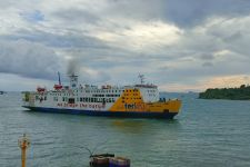 Silakan Catat Jadwal Penyeberangan Kapal Feri dari Merak Menuju Bakauheni Hari Ini - JPNN.com Banten